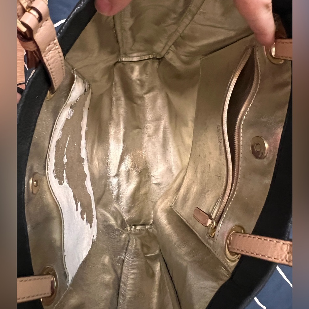 Michale Kors leather tote black please see all pictures - Picture 4 of 8
